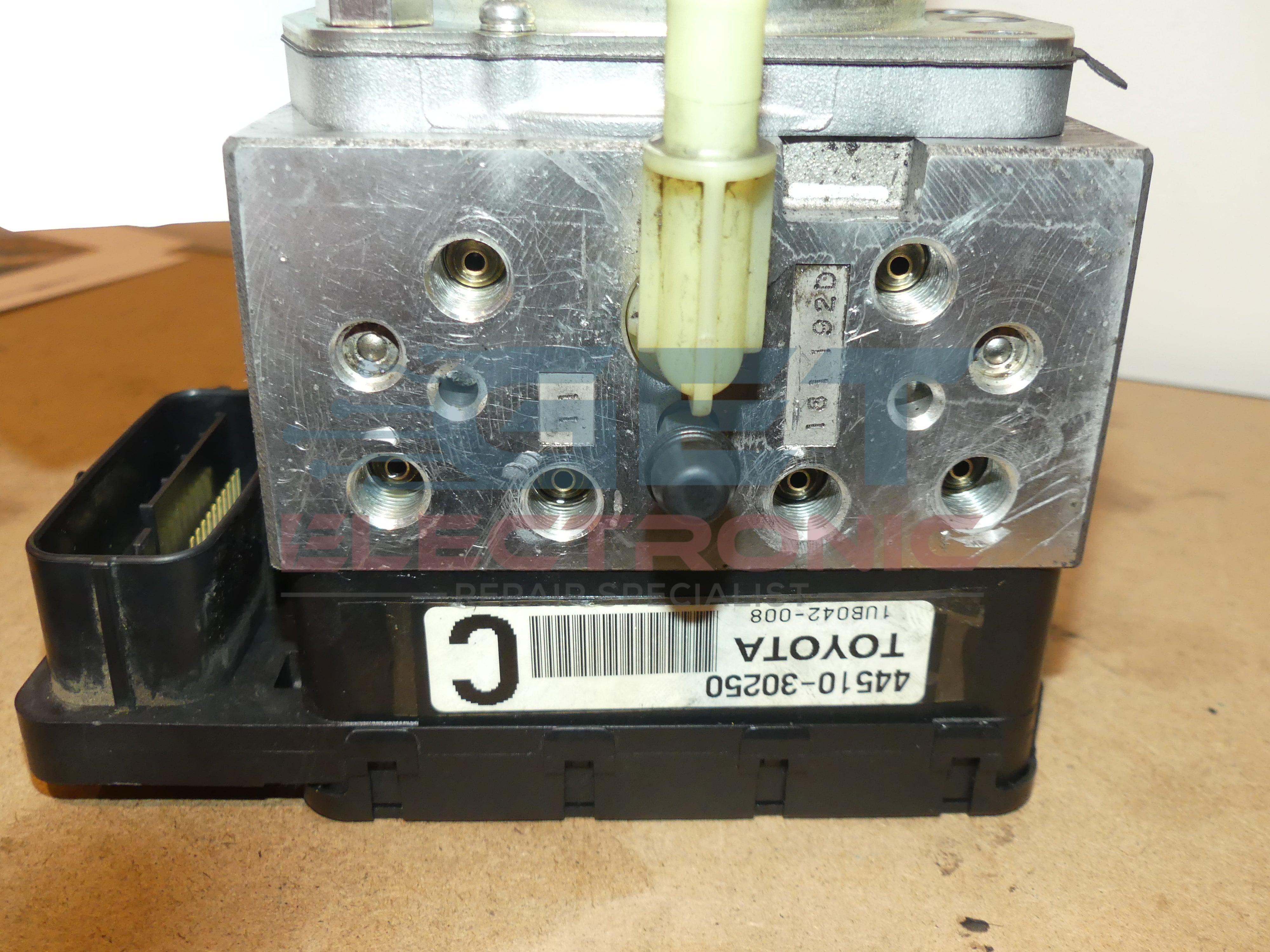 Toyota Estima Camry Hybrid Majesta ABS Brake Control Pump Module
