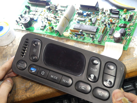 Mitsubishi Delica / L200 Climate Control Unit – Repair Service