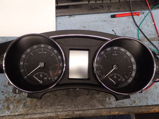 Skoda superb instrument cluster repair service.