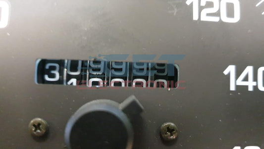 ⚠️ Instrument Cluster Odometer Repair – Vandalism or Tampering Damage