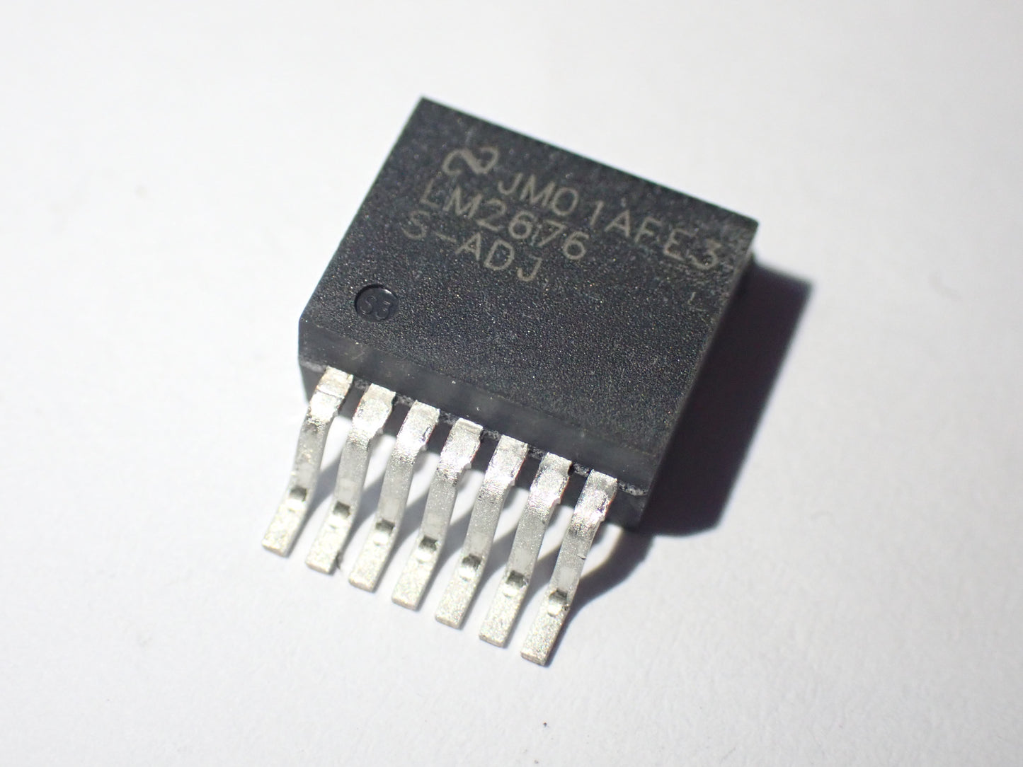 LM2676, High Efficiency 3A Step-Down Voltage Regulator, TO-220