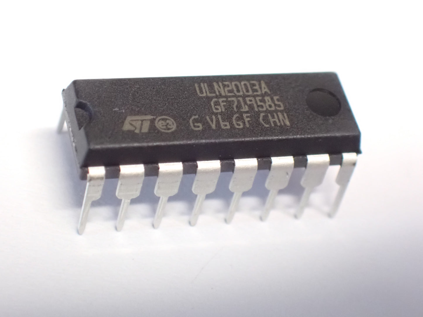 ULN2003A High Voltage, High Current Darlington Transistor Array, DIP-16