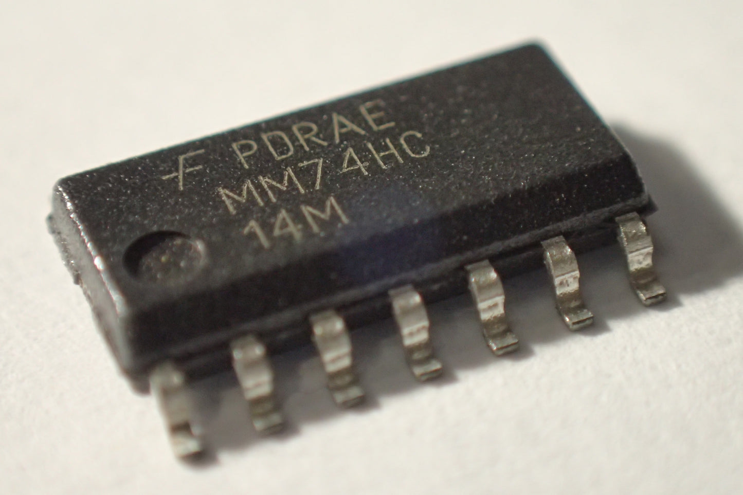 MM74HC, Schmitt trigger, SOIC-14, SO-14